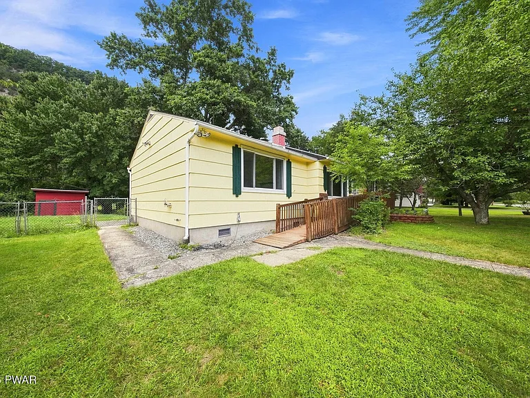 1055 Blue Ridge Ave — Photo 4