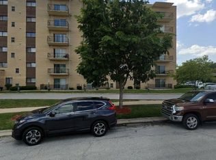 18400 Cherry Creek Dr APT 112, Homewood, IL 60430