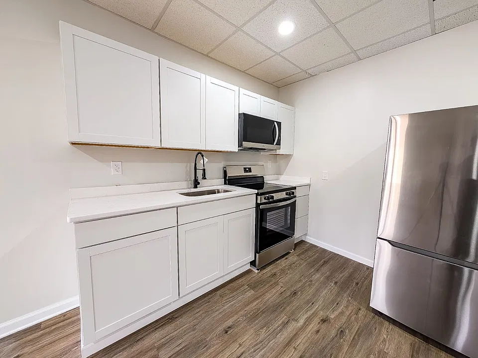 1542 Main St #2