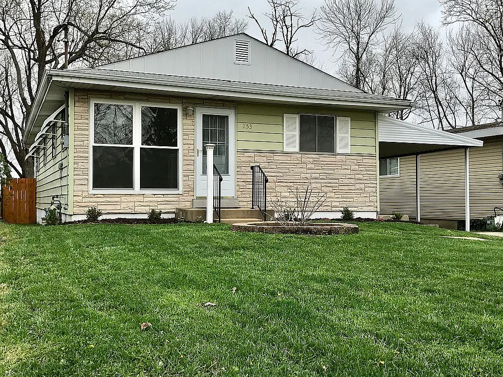 253 Deane Ct photo 1