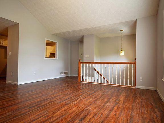 4th image of 163 Erika Ln