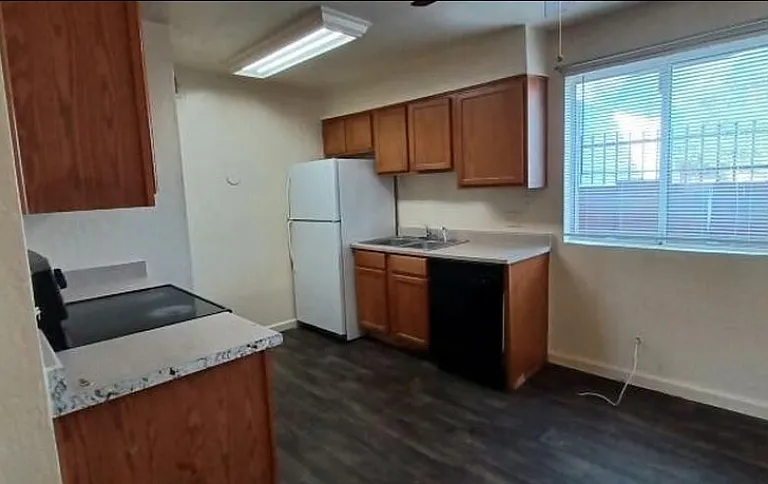 2537 W Georgia Ave #2 — Photo 9