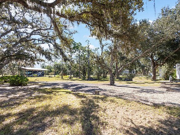 4th image of 15832 Reed Dr #4