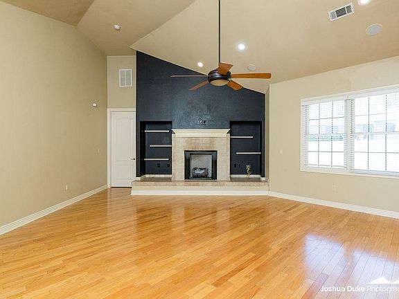 4th image of 2632 S Everest Ave