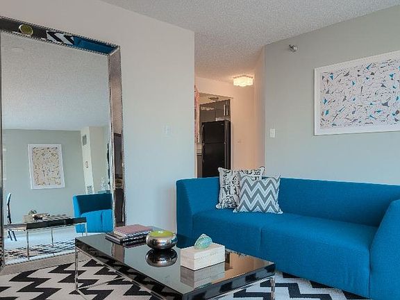 4th image of 1121 N Dearborn St #1022