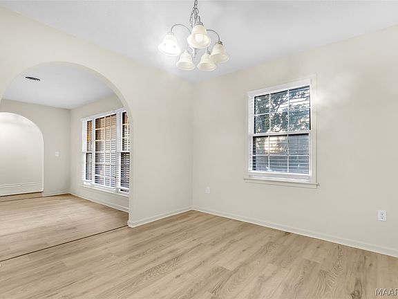 5th image of 4451 McCampbell Dr