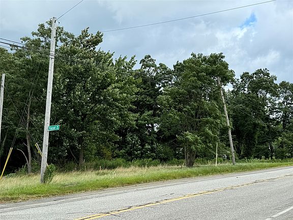 5th image of 8180 Edinboro Rd