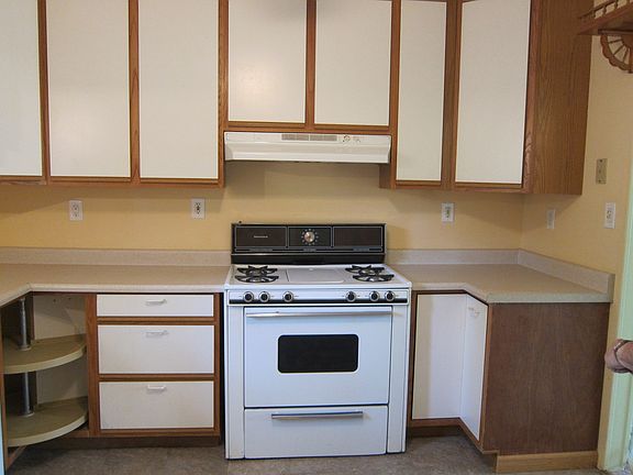 3rd image of 3209 SE 15th St
