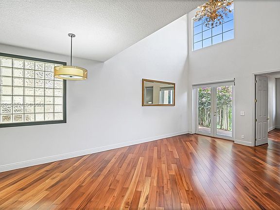 5th image of 1282 Grant Ct