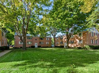 2546 Gross Point Rd #2W, Evanston, IL 60201