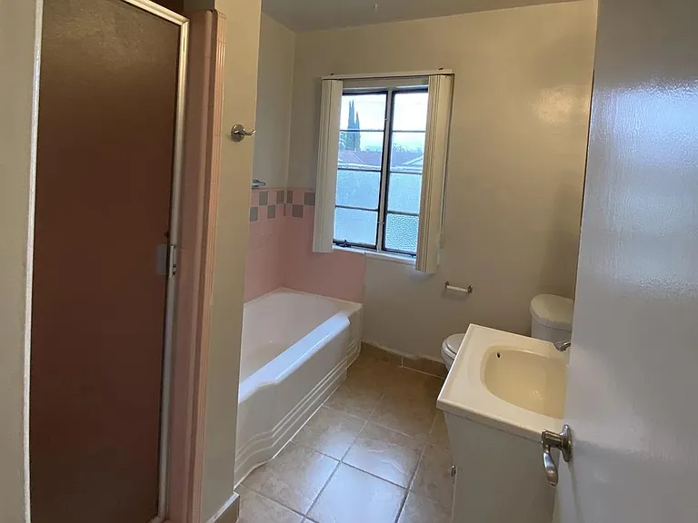 4837 Clybourn Ave #4 — Photo 8