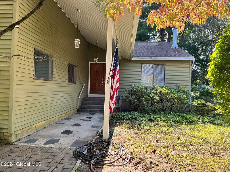 2nd image of 59 E Loudonwood