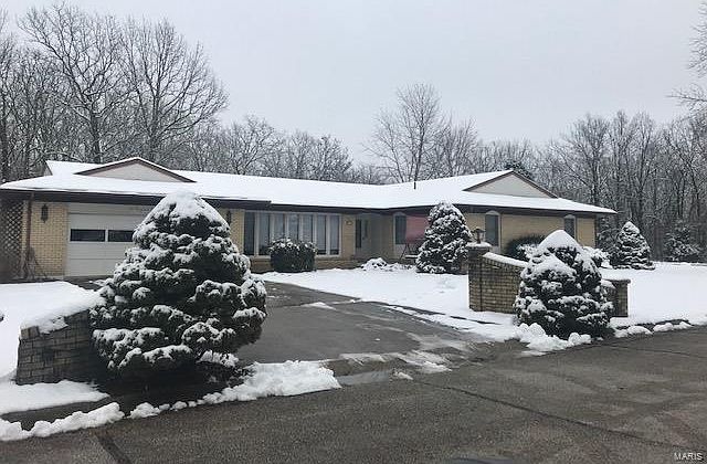 1st image of 15 Dogwood Ln