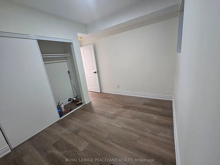 556 Spadina Cres #LANEWAY HSE LWR — Photo 6