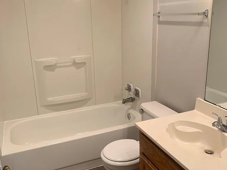 719 Bluebonnet Dr — Photo 8