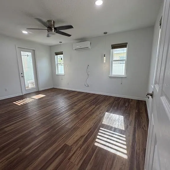 1409 Virginia Ave — Photo 5