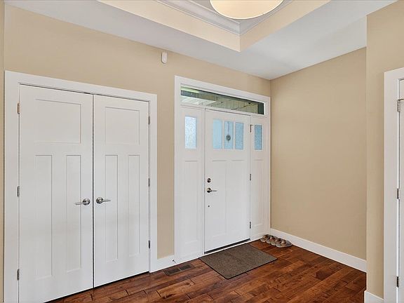 4th image of 9025 Royal Oaks Cir