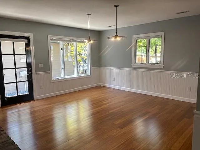 559 Chicago Ave — Photo 19