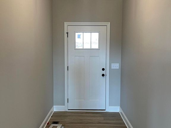 3rd image of 182 Victory Dr