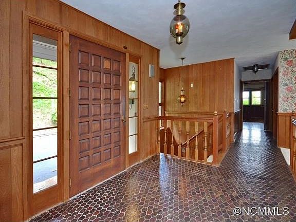 3rd image of 753 Old Orchard Dr