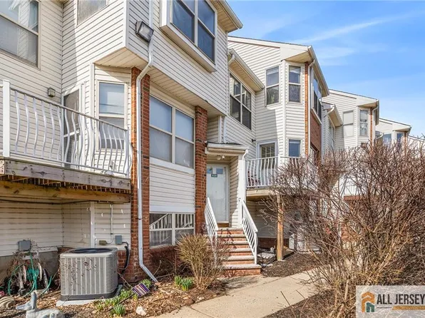 838 Harbortown Blvd, Perth Amboy, NJ 08861