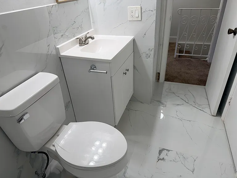 2552 NW 52nd Ave #B19 — Photo 5