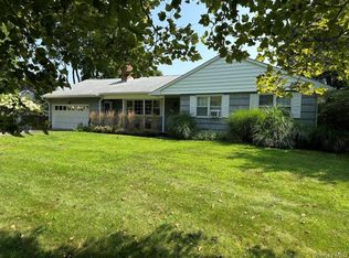 990 Three Waters Ln, Orient, NY 11957