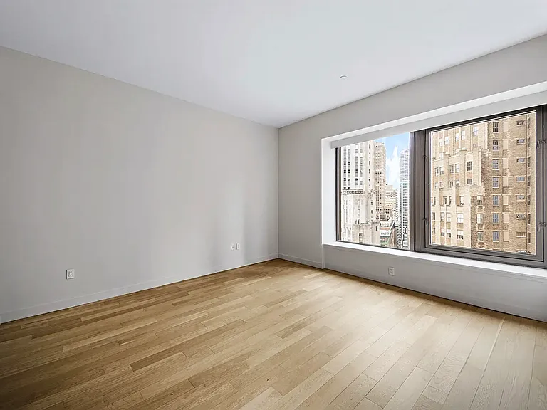 75 Wall St #31J — Photo 3