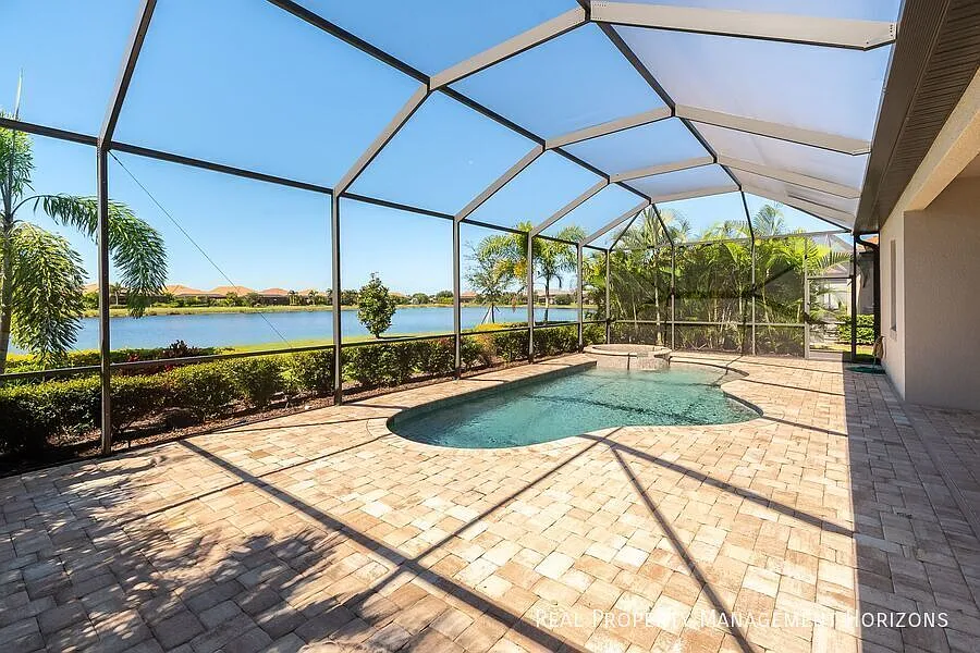 Stunning Country Club East Unfurnished Residence: 4-Bed, 3-Bath, Pool & Spa — Photo 2