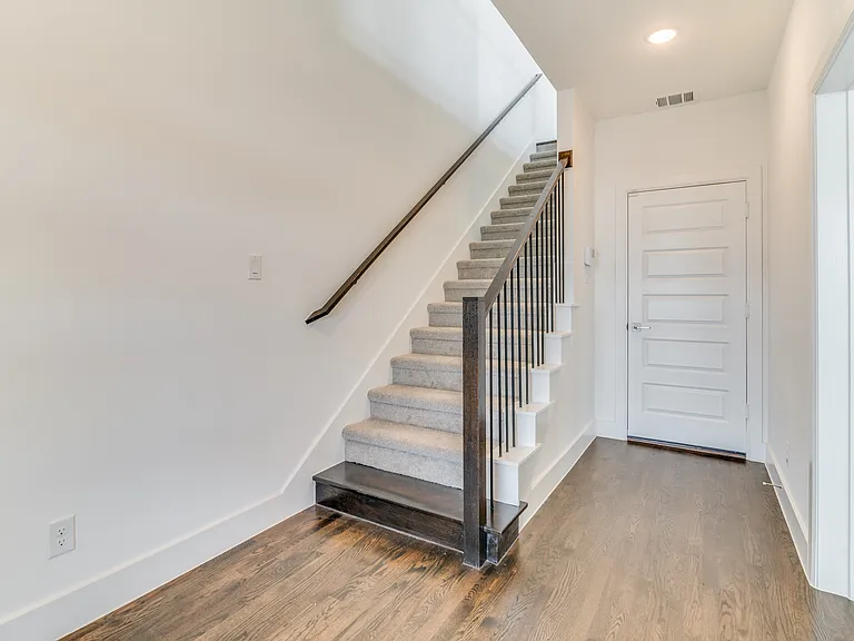800 War Admiral Dr — Photo 5