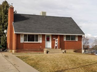 696 E 4500 S, South Ogden, UT 84403