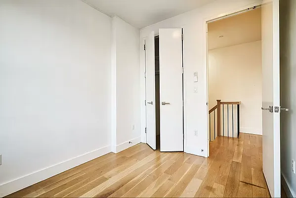 Rented by Lodger Corp | media 12