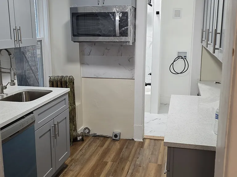 306 Hudson Ave #3F — Photo 7