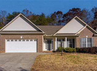 6741 Elm Hill Dr, Clemmons, NC 27012
