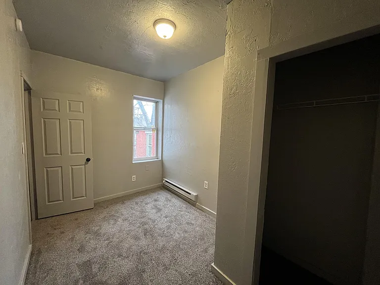 615 W Locust St — Photo 16