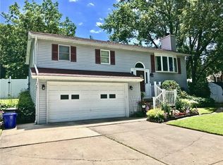 915 W Grandview Blvd, Erie, PA 16509
