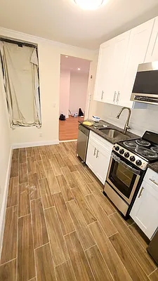 Rented by United Realty Equities | media 11