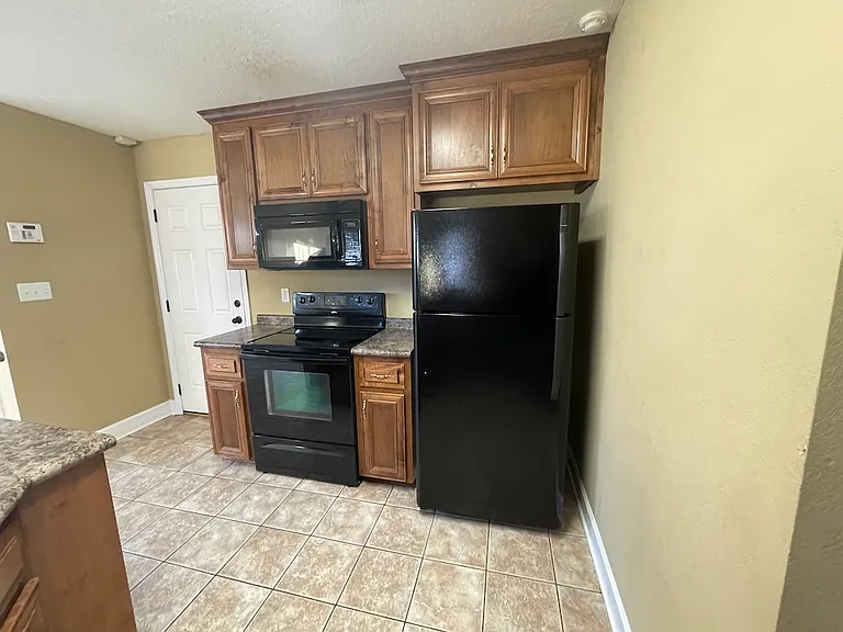 4698 Custer Dr — Photo 3
