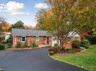 4217 N Valiant Ct, Annandale, VA 22003