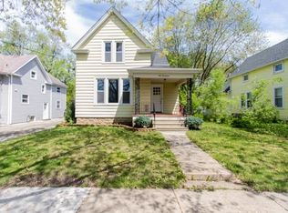 917 Gleason Ave, Aurora, IL 60506