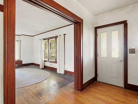 5th image of 2775 Thayer Rd