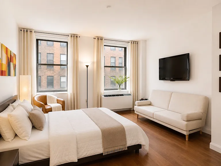 1 Wall Street Ct #408 — Photo 1