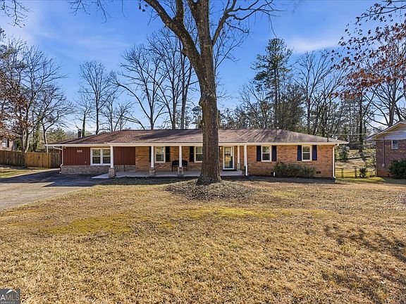 2nd image of 681 Manor Ridge Dr SW