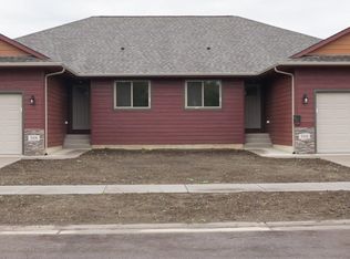 310 Countryside Ave E, Lennox, SD 57039