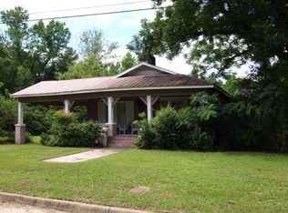 113 W Hart Ave, Geneva, AL 36340