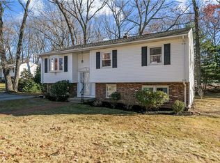 25 Lakeview Ave, Lincoln, RI 02865