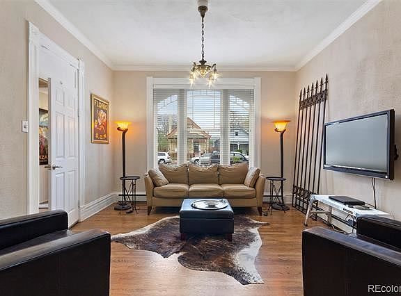 5th image of 1048 N Lipan St