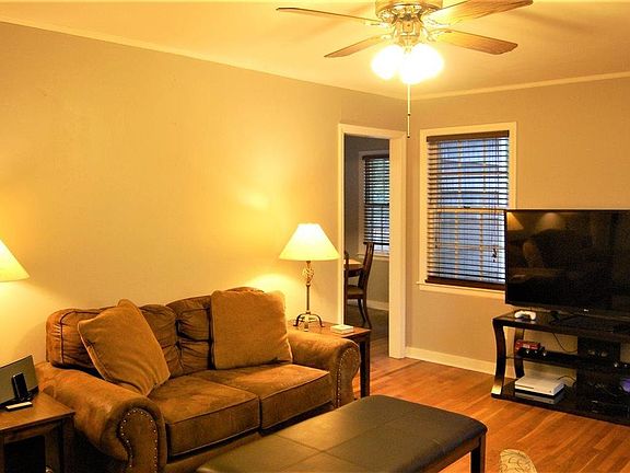 2nd image of 3623 Alameda Dr