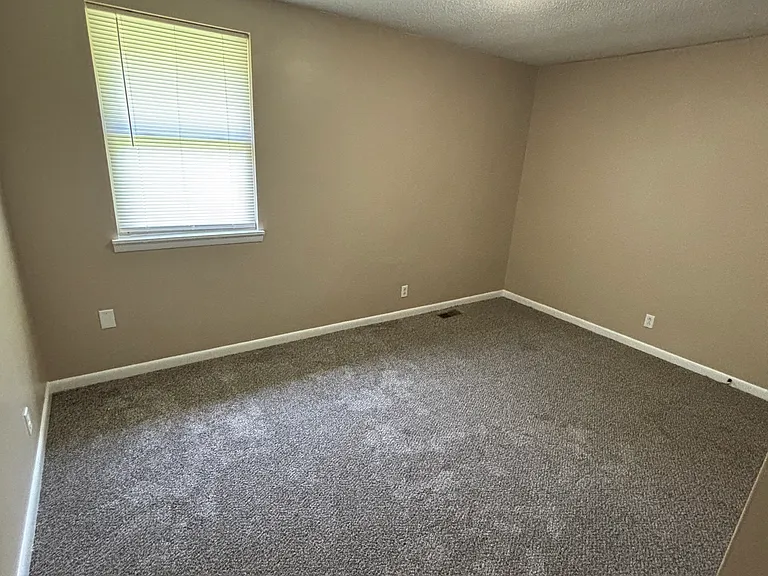 2227 Stokes Rd — Photo 7