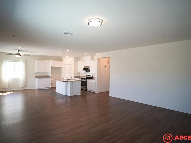 7320 Lago Puccini St — Photo 8